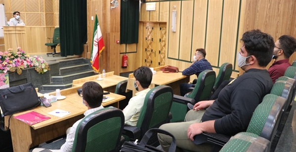 دانشجویان کارآموز در شرکت پالایش نفت اصفهان آموزش می‌بینند