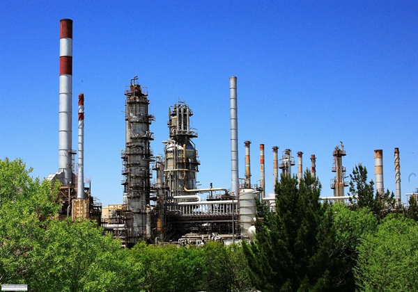بررسی روند سوددهی شرکت پالایش نفت اصفهان طی سال ۹۸