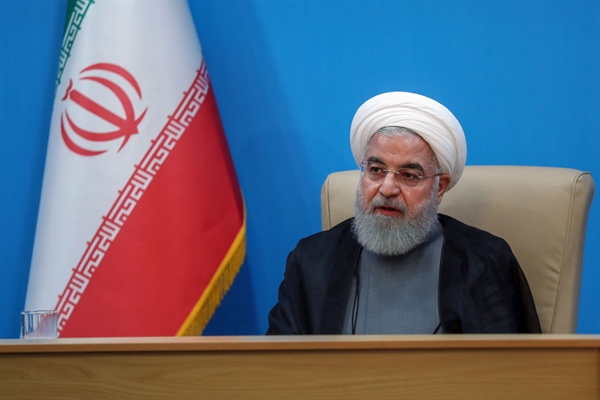 روحانی از کارکنان صنعت نفت قدردانی کرد تأکید رئیس‌جمهوری بر شتاب‌بخشی به اجرای طرح‌های توسعه‌ای صنعت نفت